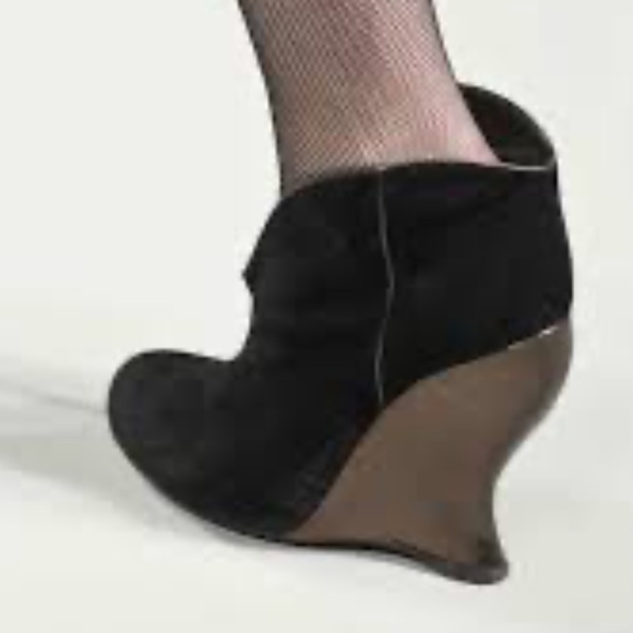 Bottega Veneta Runway Booties - Picture 1 of 10
